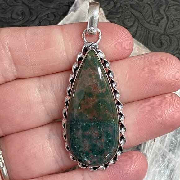 Heliotrope Bloodstone Pendant Stone Crystal Jewelry - Picture 1 of 5